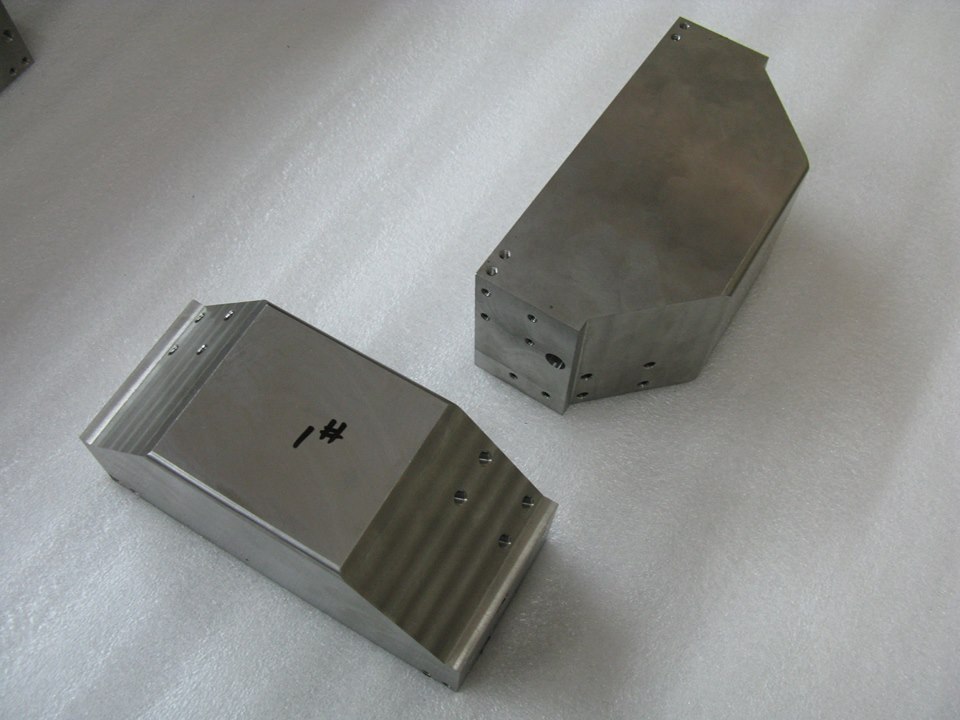 Tungsten heavy alloy